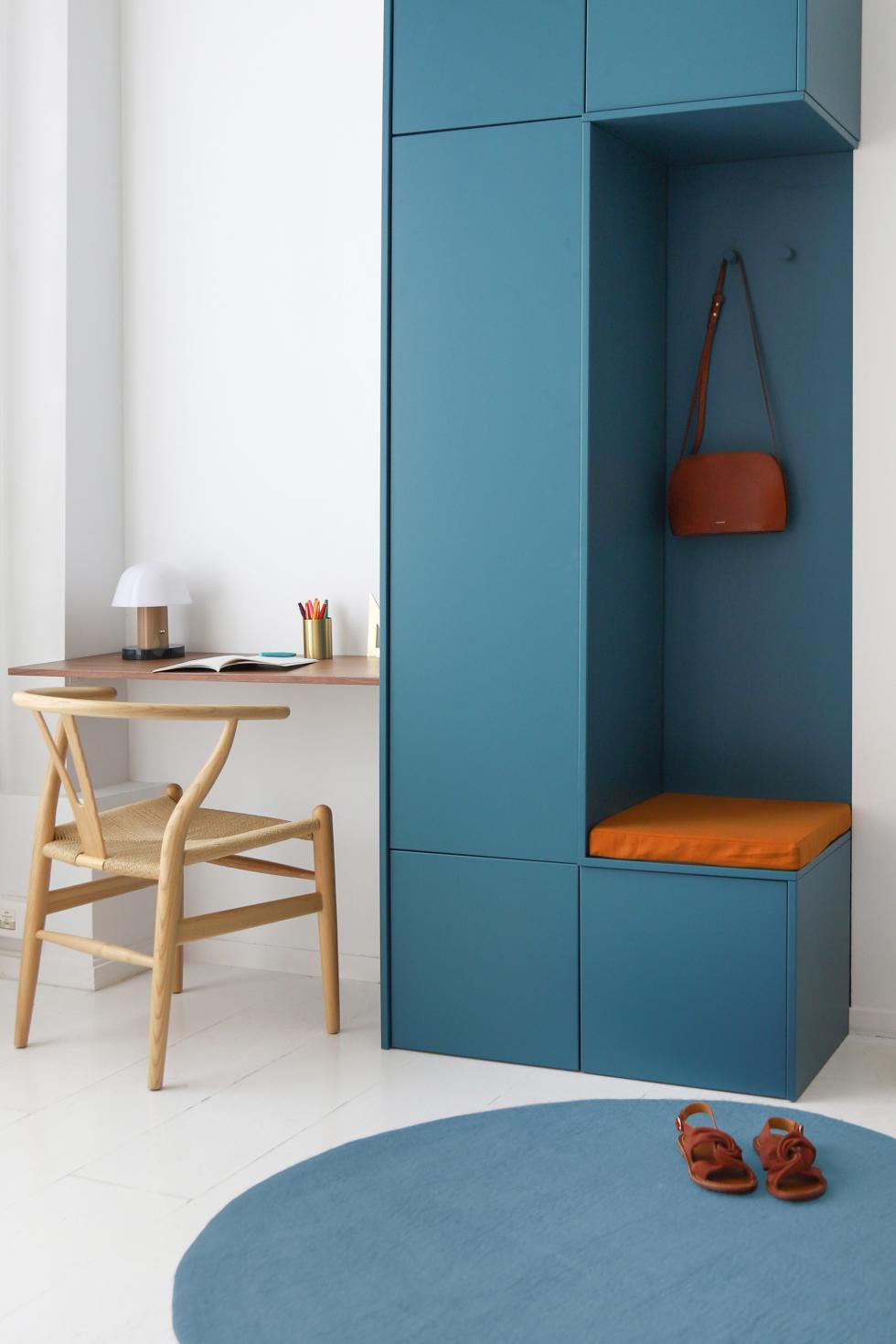 Project produced with our smooth matt lacquer fronts in Blue 01 - Lagon