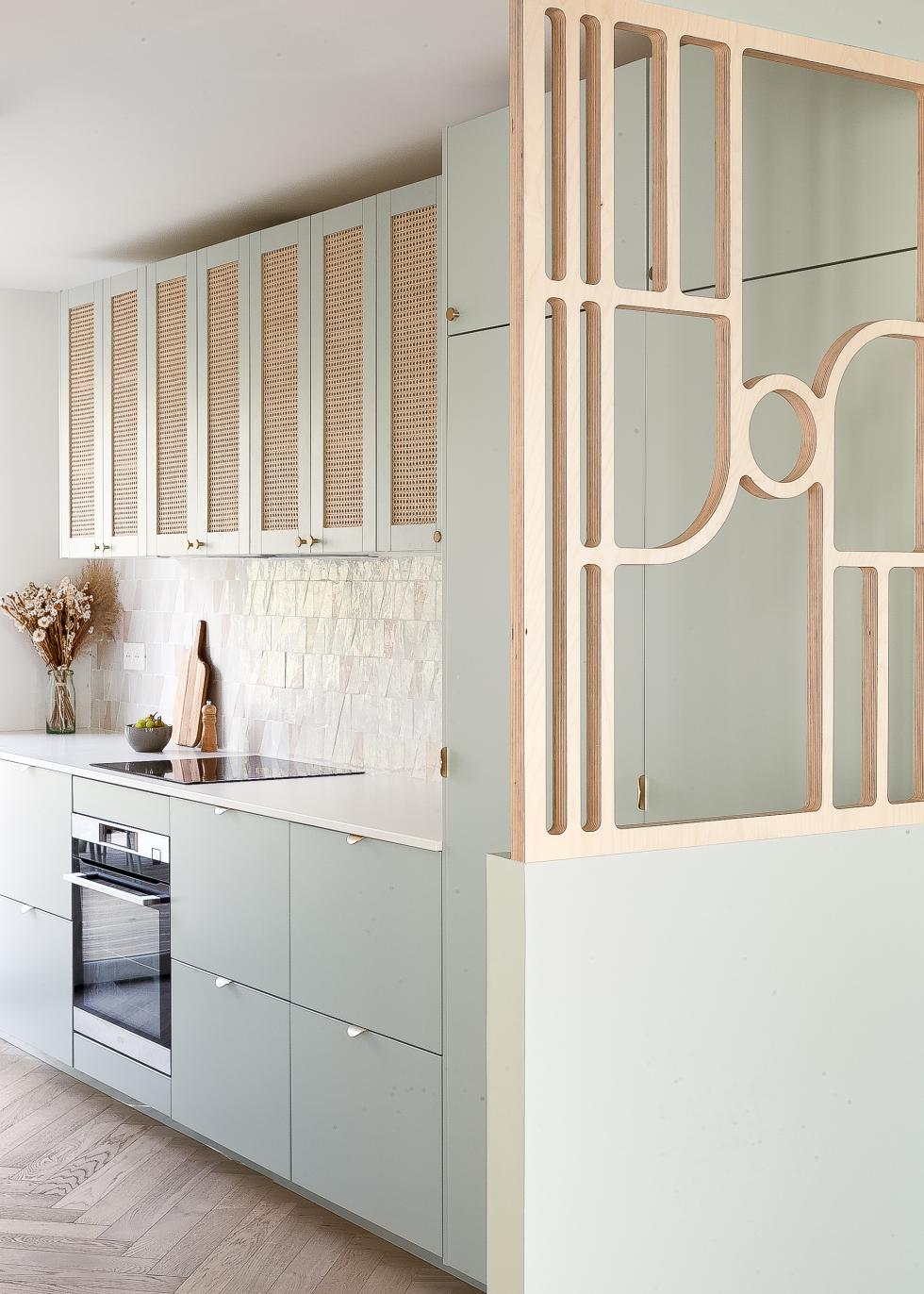 Kitchen in Green 01 - Amandier grisé cane