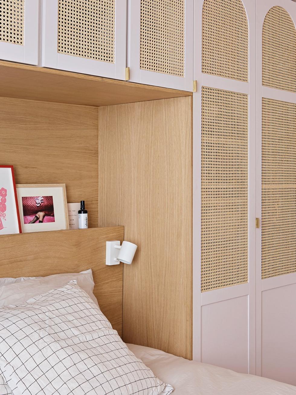 Kleiderschrank mit Kopfteil in Beige 01 - Beige rose