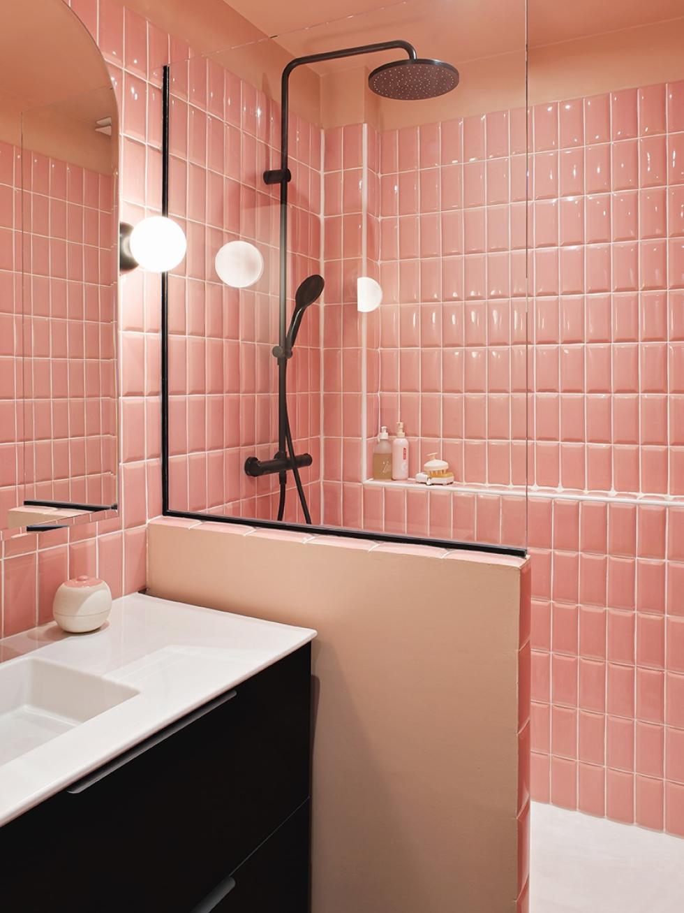 Rosafarbenes Badezimmer