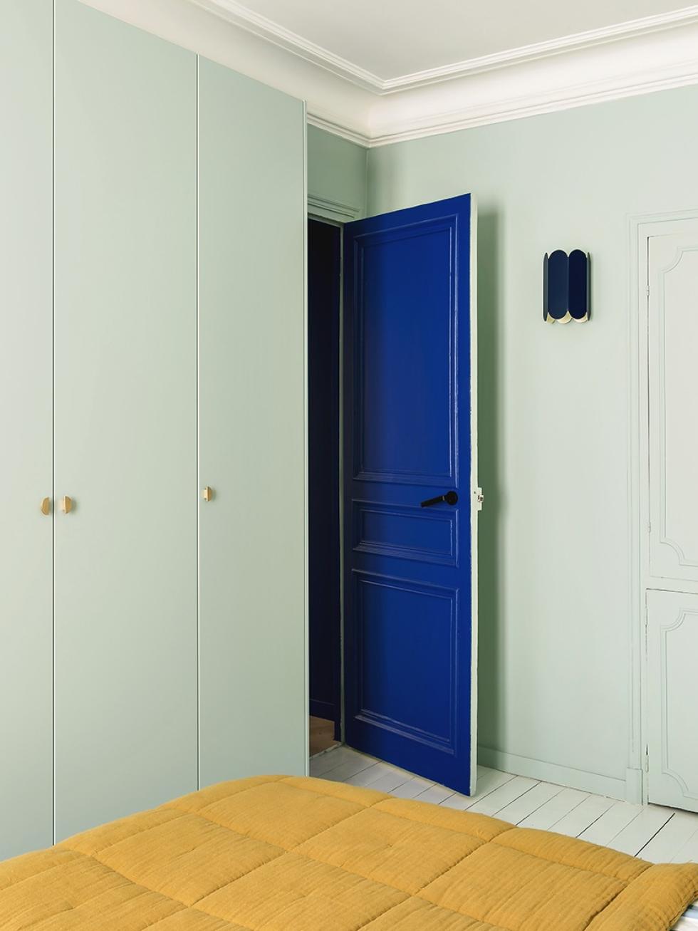 Plum Living project made with our matte lacquered fronts in Amandier grisé
