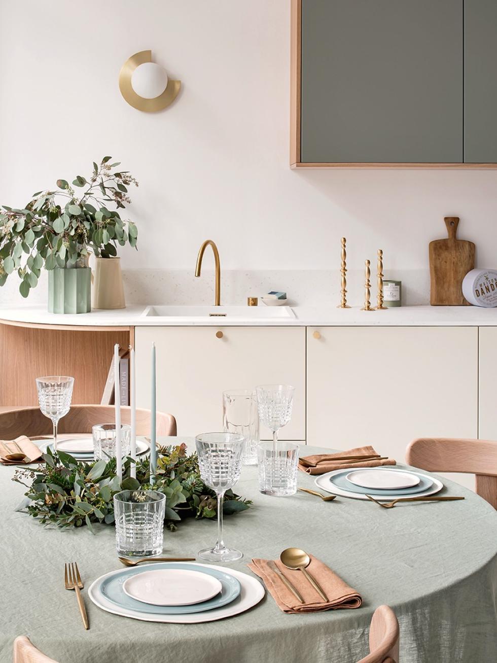 applique the socialite family