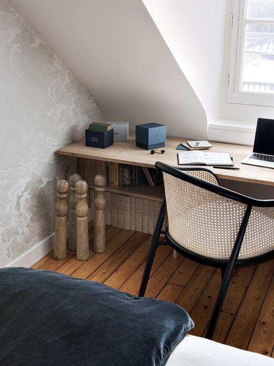 bedroom desk
