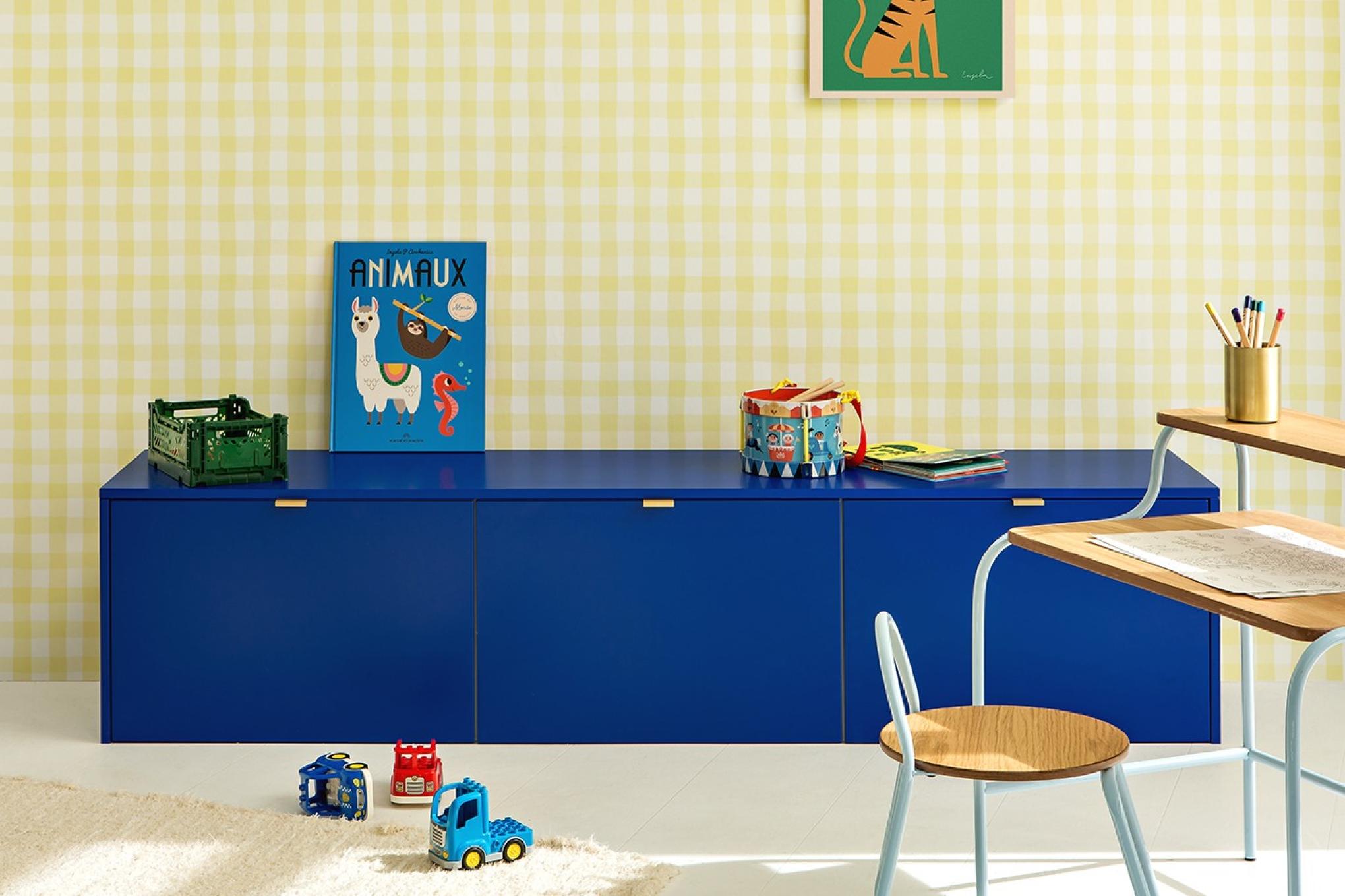 Electric blue bench with yellow Vichy wallpaper